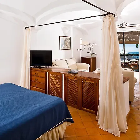 Hotel Covo Dei Saraceni 5*