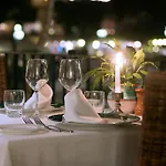 コーヴォ デイ サラチェーニ ホテル 5*
