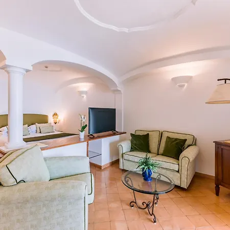 萨拉森尼科沃酒店